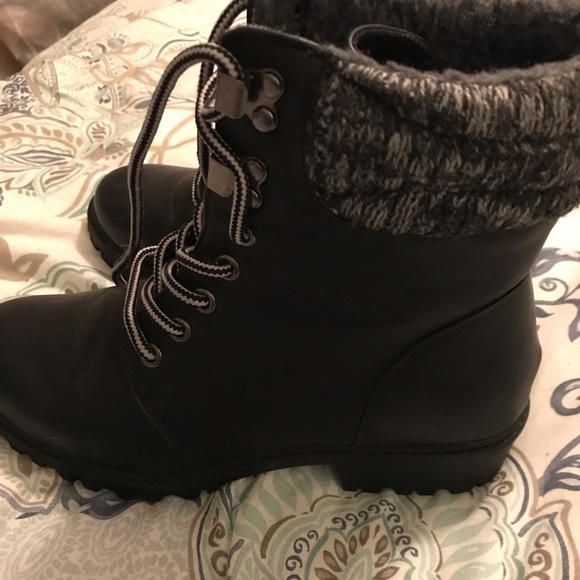 Combat boots from JustFab.  Size 8 - Picture 4 of 5